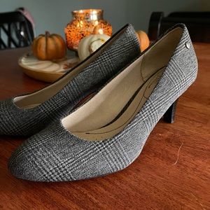 New Lifestride Plaid Pumps